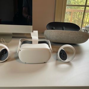 Oculus Quest 2 128 GB VR set with case